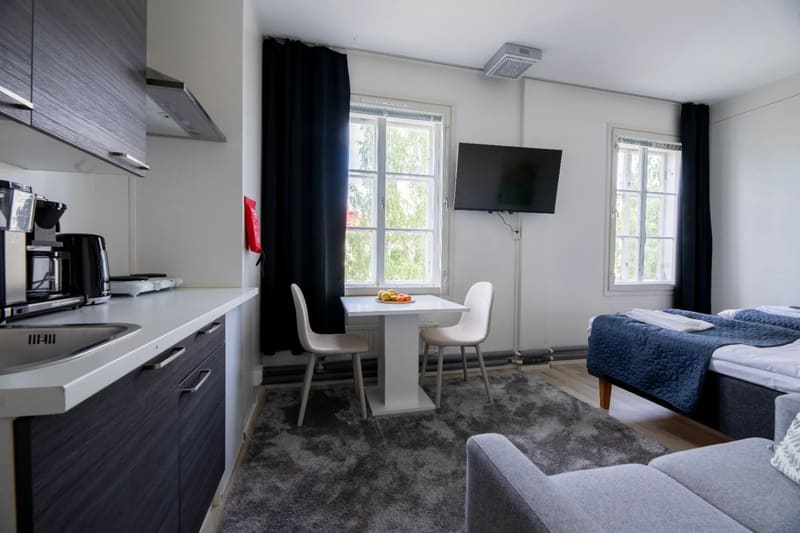 Business Double with Private Bathroom and Kitchen – Hotel Vanha Postitalo Varkaus