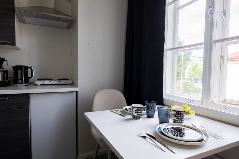 Business-huone, oma kylpyhuone ja keittiö – Hotelli Vanha Postitalo Varkaus, Varkaus · 3