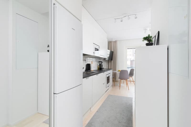Lutakko Solo – yksiö parvekkeella – Rahulihomes Lutakko, Jyväskylä