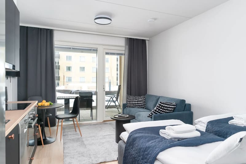 City Studio terassilla ja vuodesohvalla – Rahulihomes City Centre Jyväskylä, Jyväskylä · 5